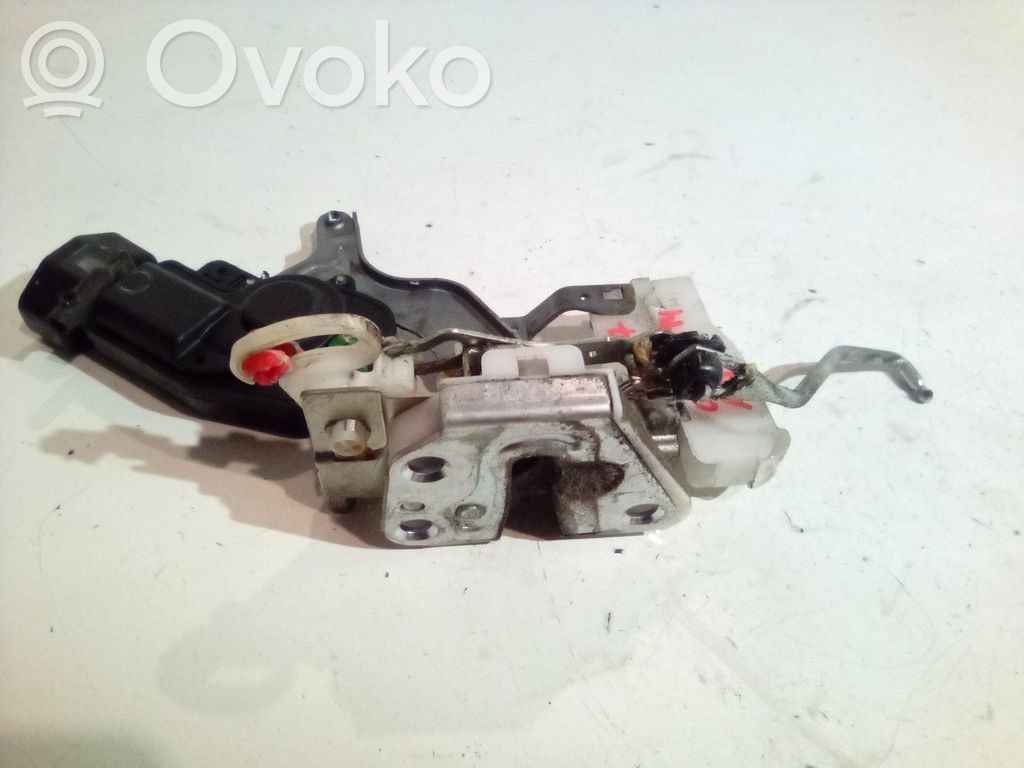 Peugeot 107 Front door lock 