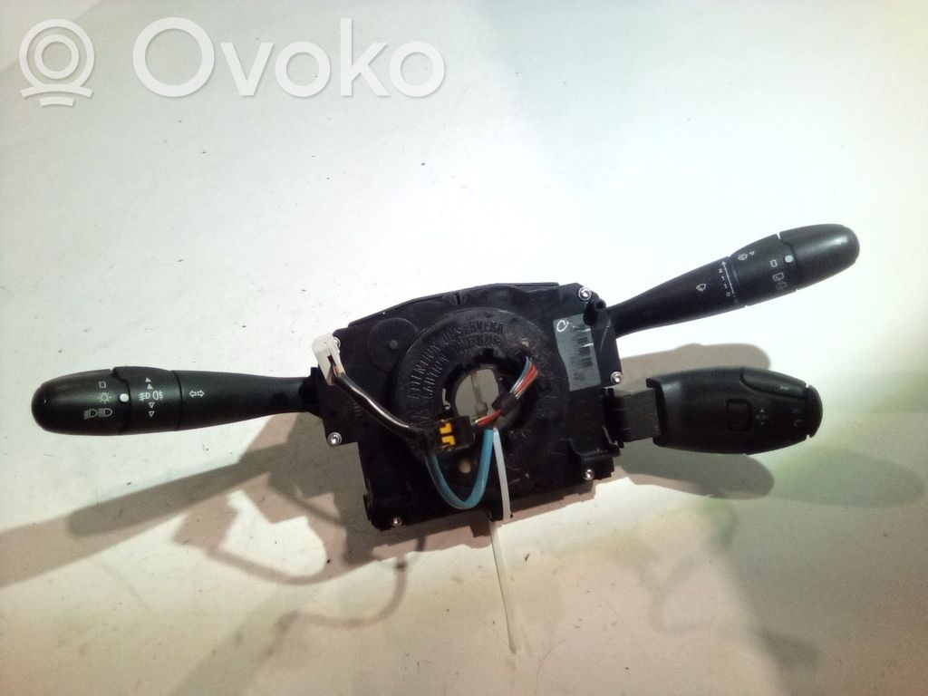 Peugeot 207 Commodo, commande essuie-glace/phare 