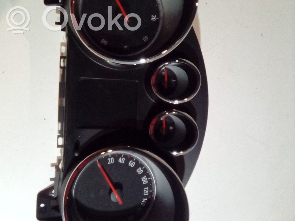 Opel Astra J Speedometer (instrument cluster) 