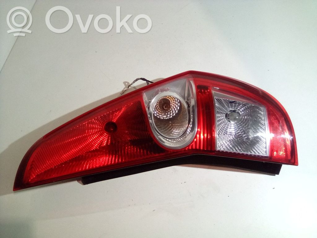 Suzuki Splash Aizmugurējais lukturis virsbūvē 