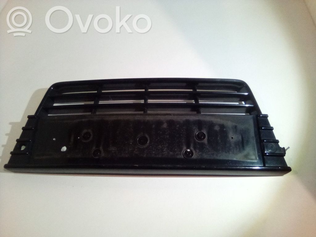 Ford Focus Front bumper lower grill 
