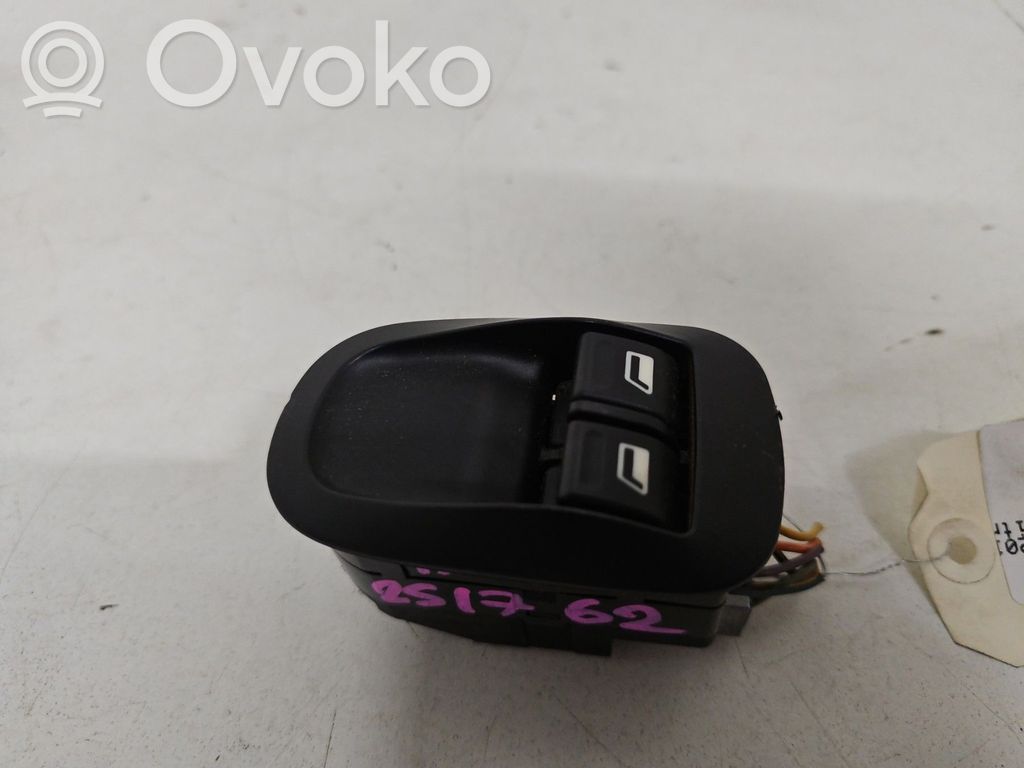 Peugeot 206+ Electric window control switch 
