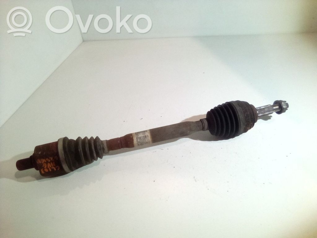 Półoś przednia   8200696900,RT528