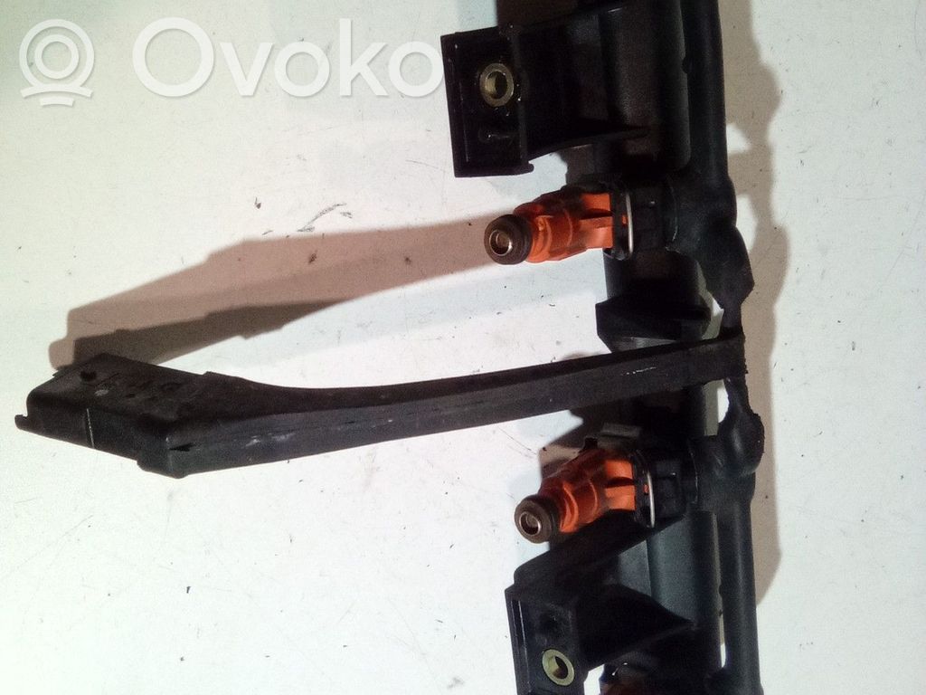 Inyector de combustible   1984E9