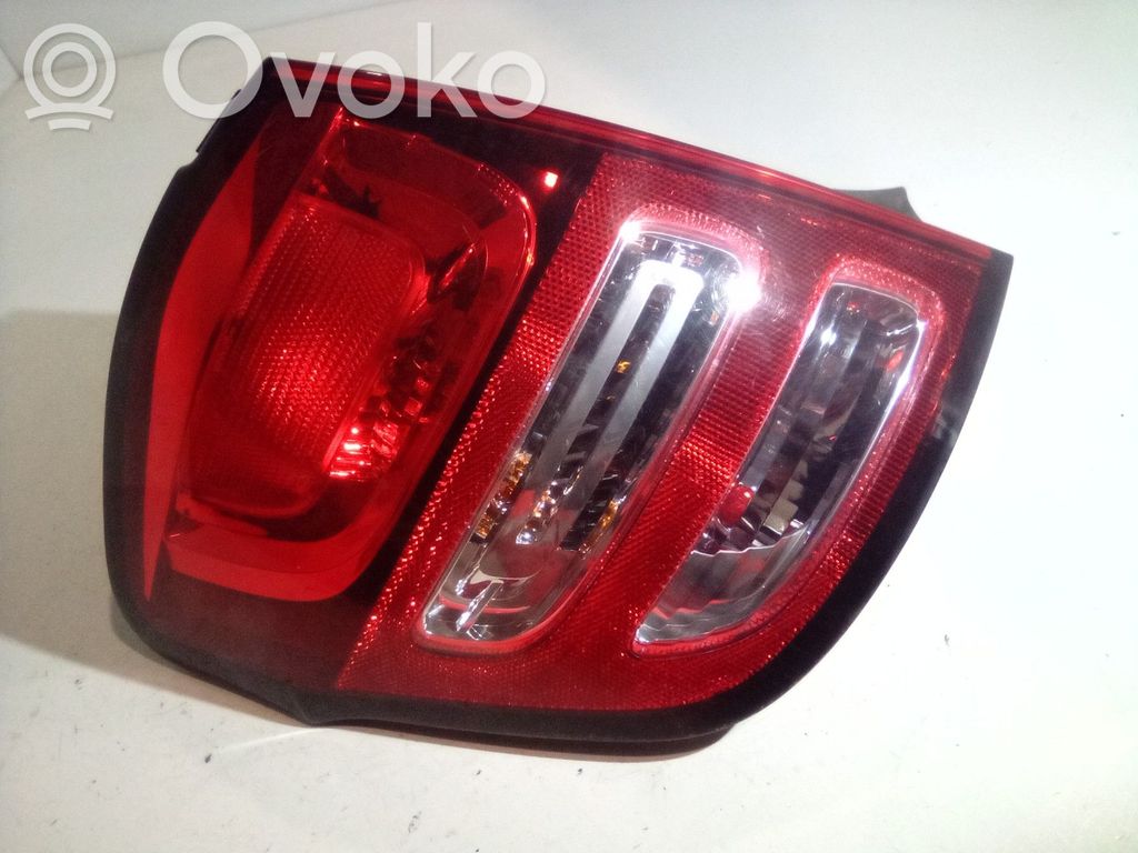 Citroen C3 Aizmugurējais lukturis virsbūvē 
