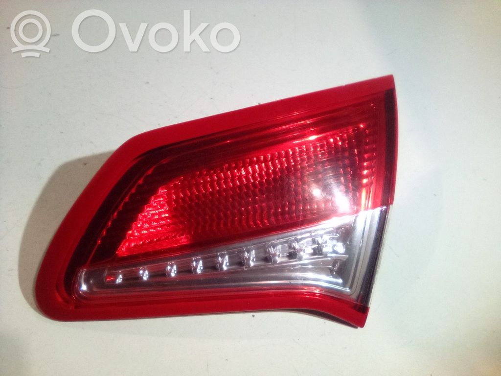 Citroen C4 II Takaluukun takavalot 