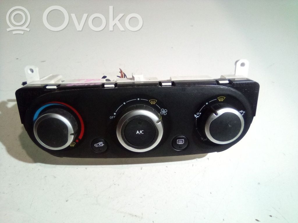 Renault Clio IV Climate control unit 