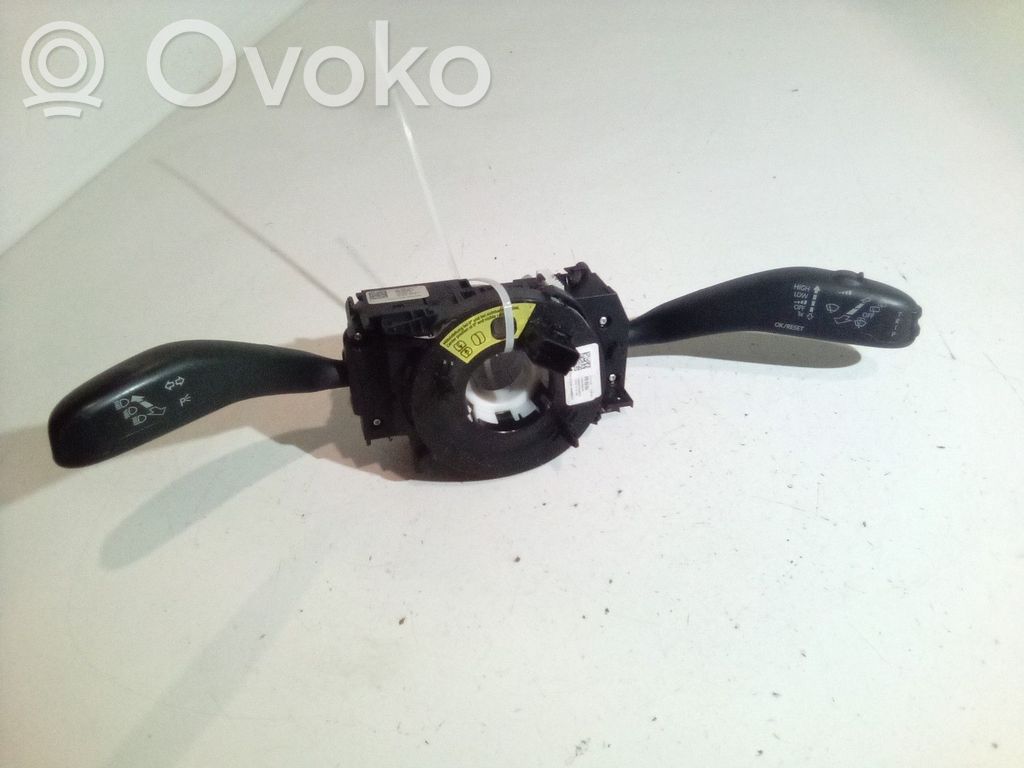 Skoda Fabia Mk2 (5J) Manetka / Przełącznik kierunkowskazów wycieraczek 