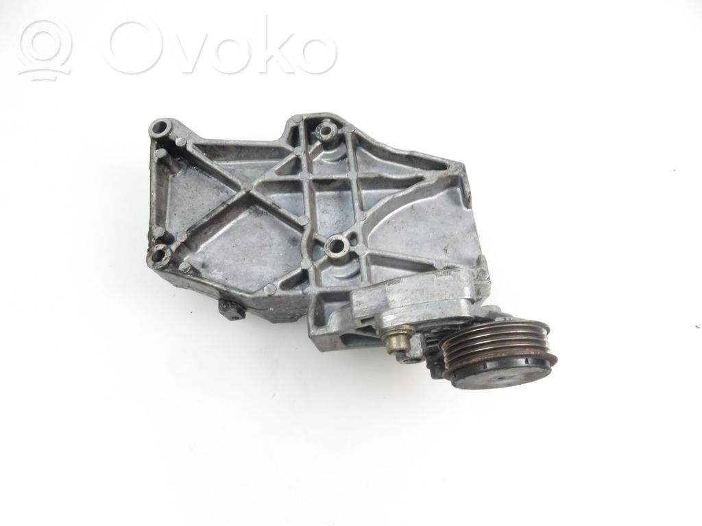 Engine mounting bracket   058260885,058260885