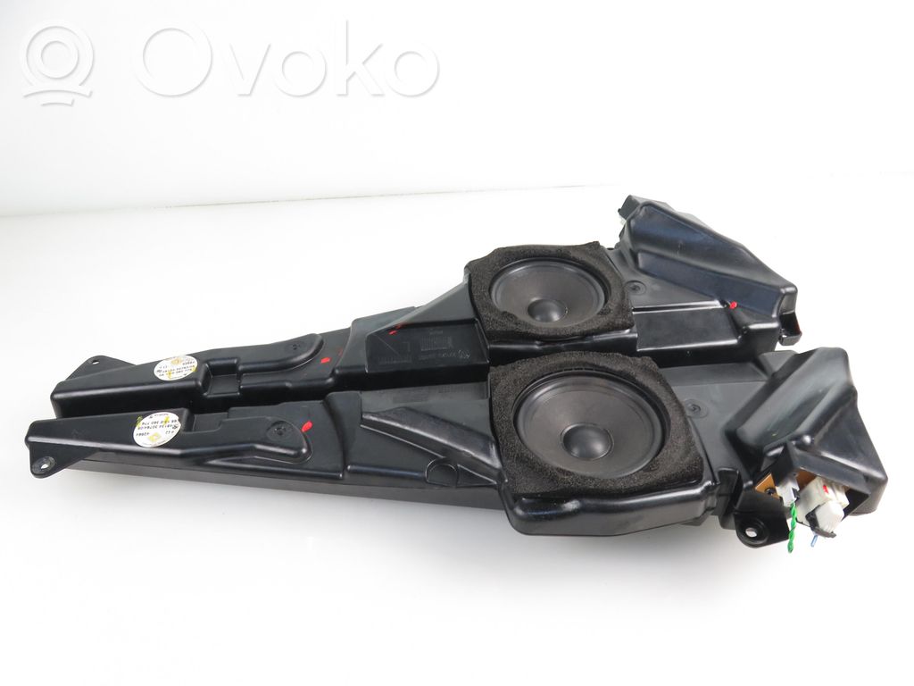 BMW 5 E39 Front door speaker 