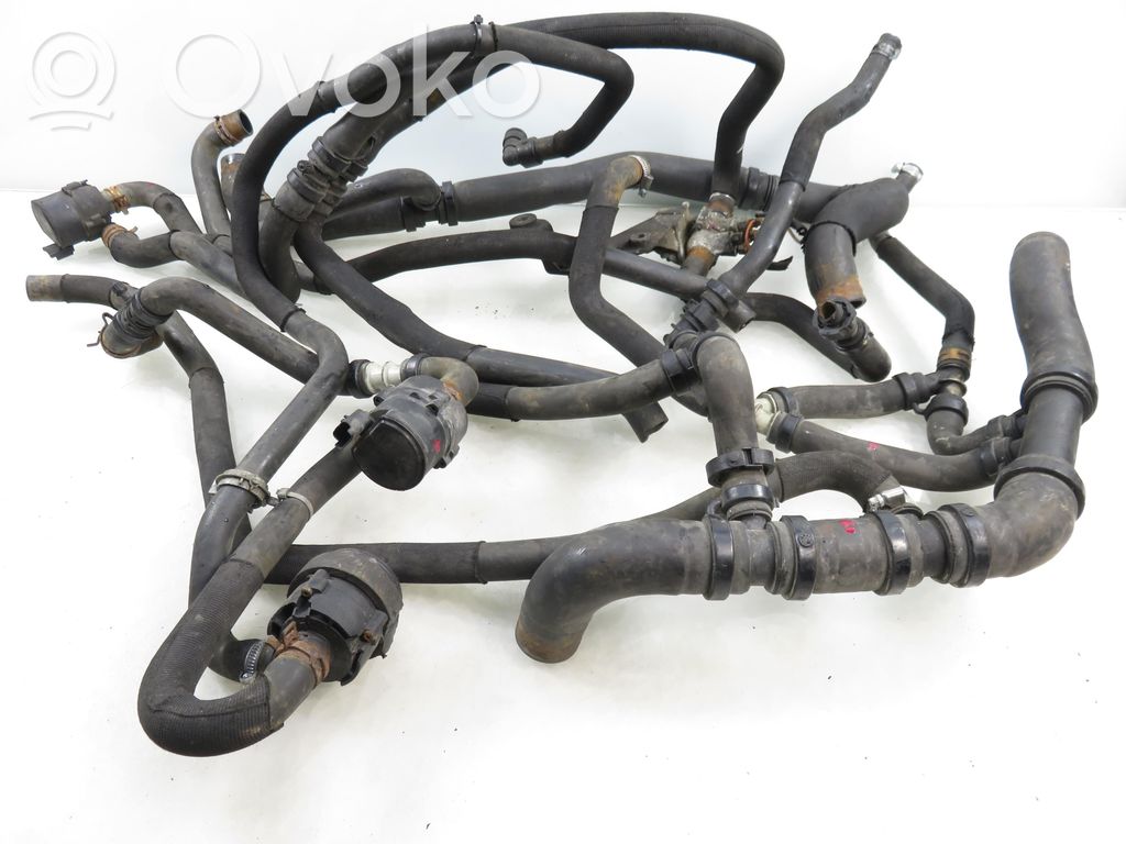 Engine coolant pipe/hose