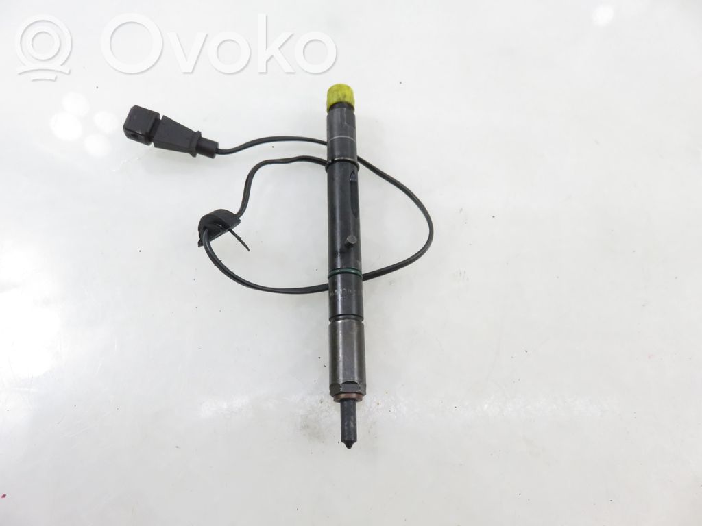 Audi A4 S4 B5 8D Injector combustibil 