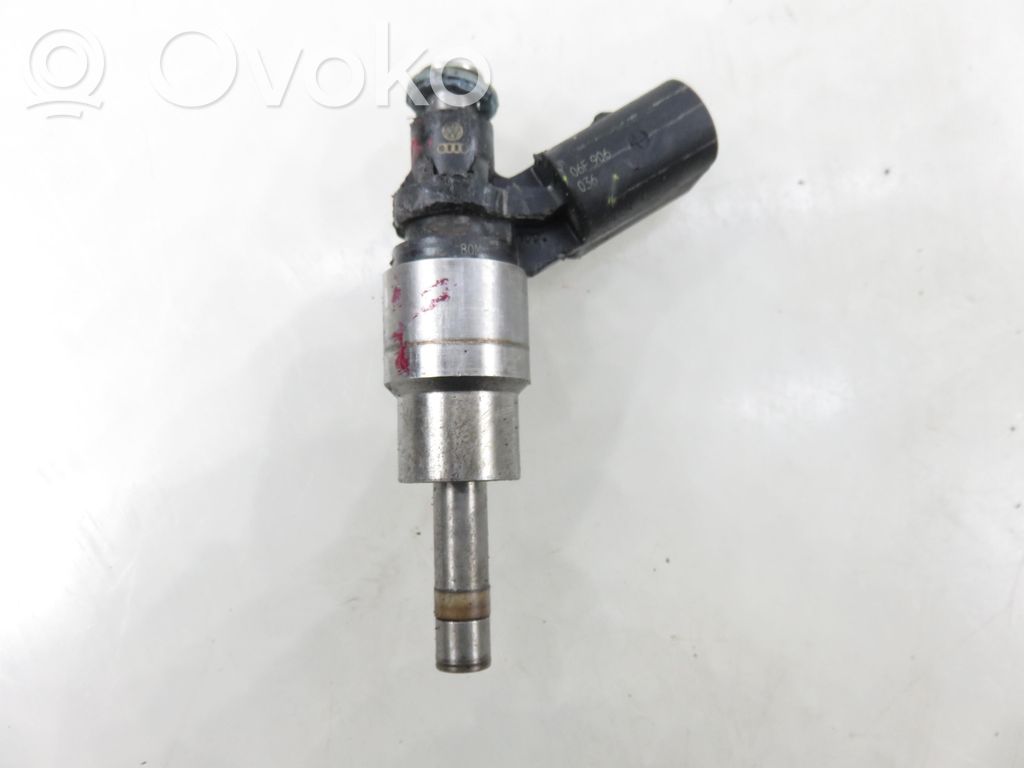 Volkswagen PASSAT B6 Fuel injector 
