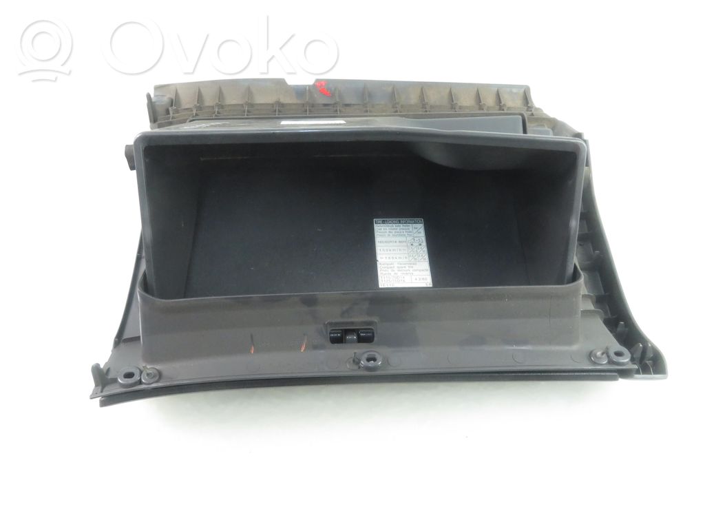 Toyota Corolla E110 Daiktadėžė 