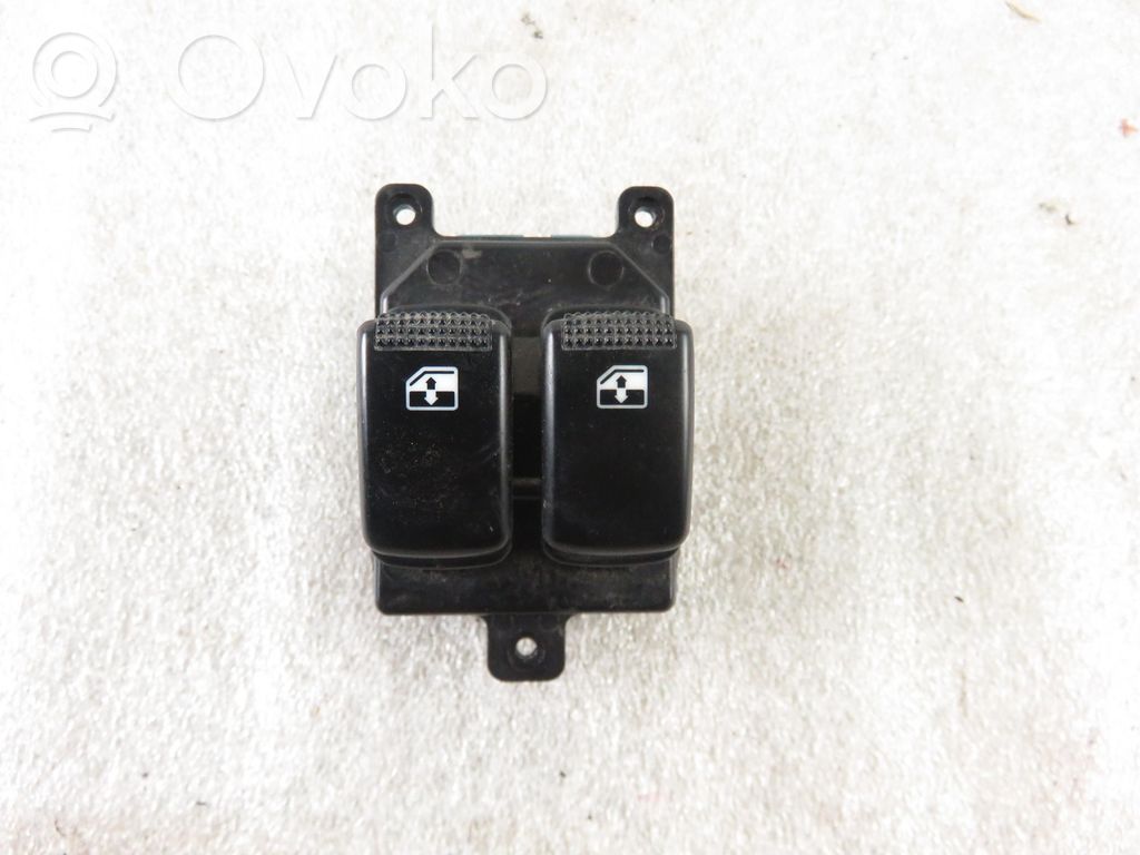 Electric window control switch   621W05240,621W05240