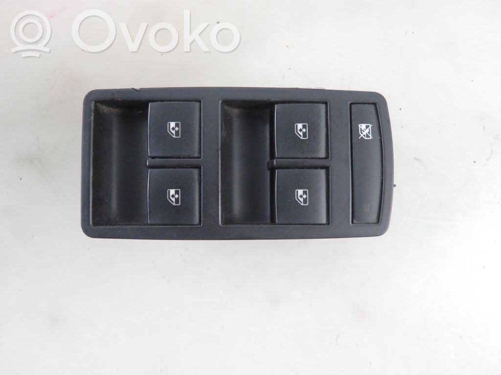 Electric window control switch   13301743,13301743
