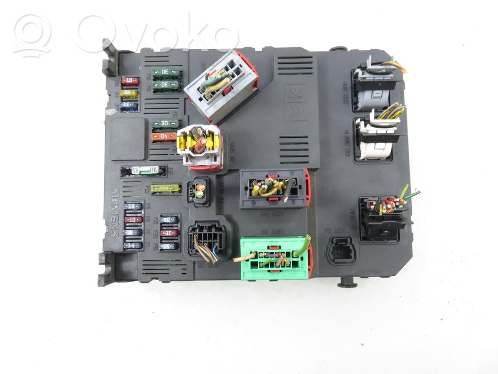 Peugeot 206 Central body control module 