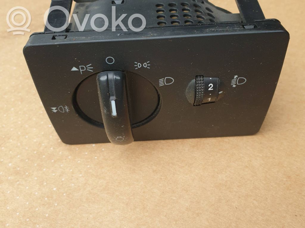 Lukturu slēdzis   4M5T13A024LA
