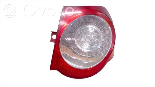 Volkswagen PASSAT B6 Klosze lamp tylnej klapy bagażnika 