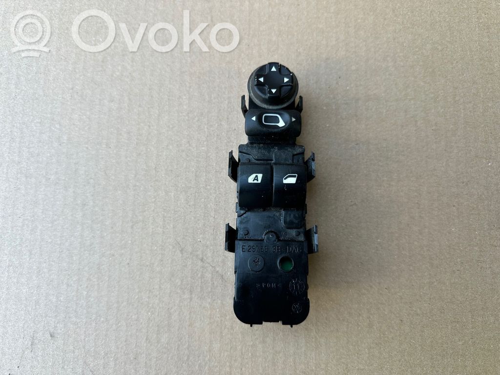 Peugeot 207 Electric window control switch 