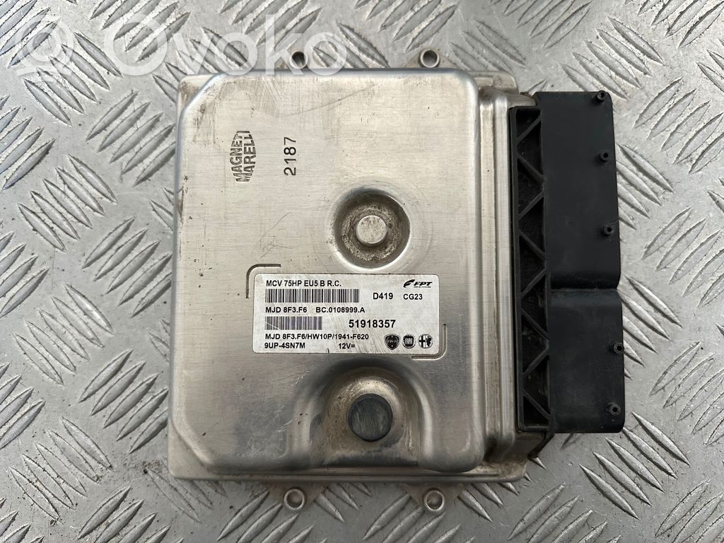 Unidad de control/módulo del motor   51918357