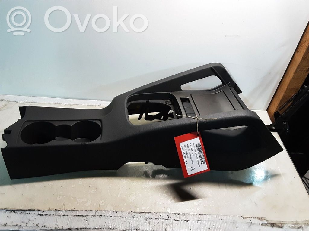 Volkswagen Golf V Center console 