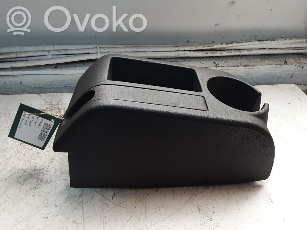 Volkswagen Golf V Keskikonsoli 