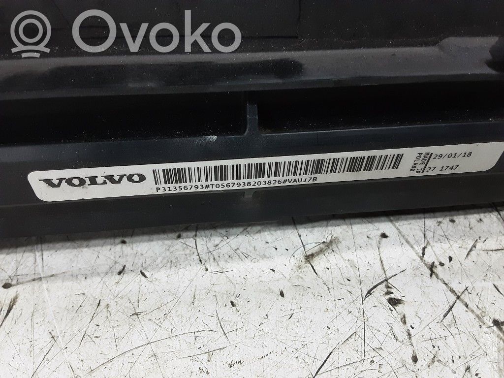 Volvo XC40 Skraplacz / Chłodnica klimatyzacji 