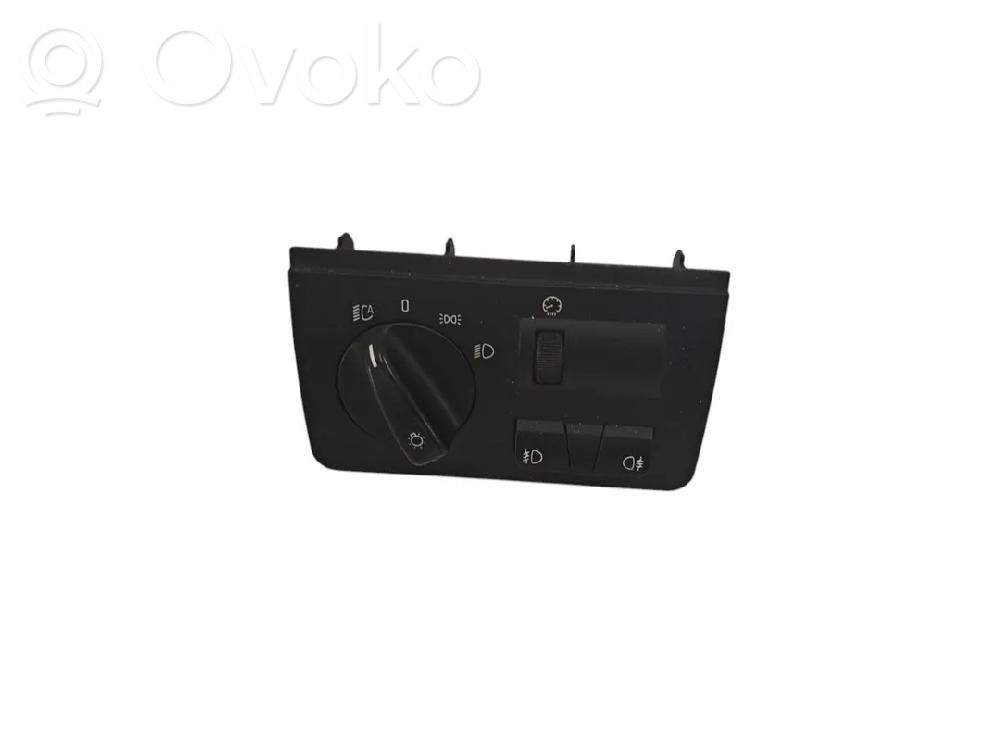 Light switch   61316909776,037045071,6930244