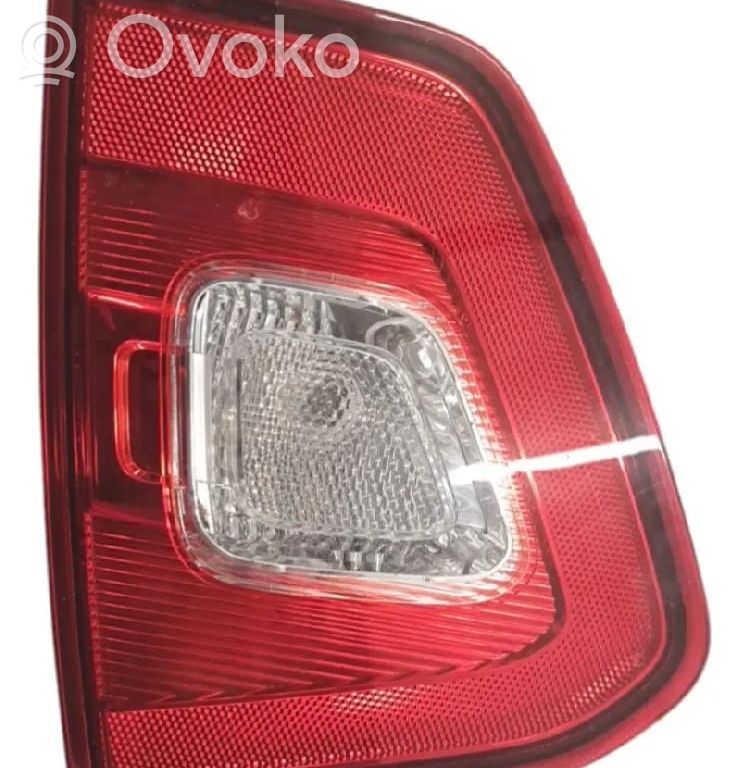 Suzuki Ignis Luz trasera/de freno 