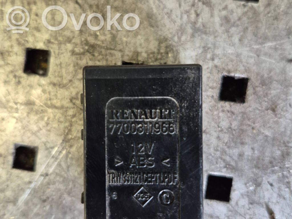 Renault Trafic II (X83) ABS relay 