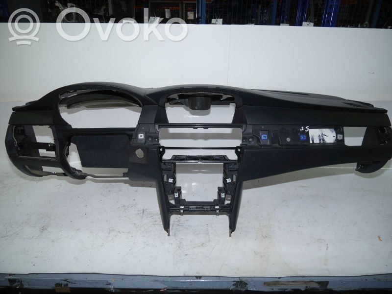 Traverse de tableau de bord   17370113,17370113