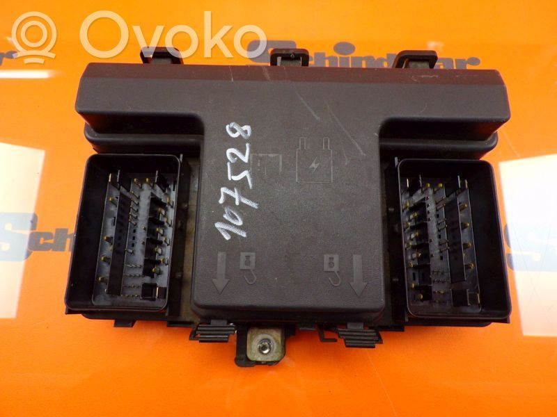Saugiklių dėžė (komplektas)   F2GT14A067EC,F2GT14A067EC