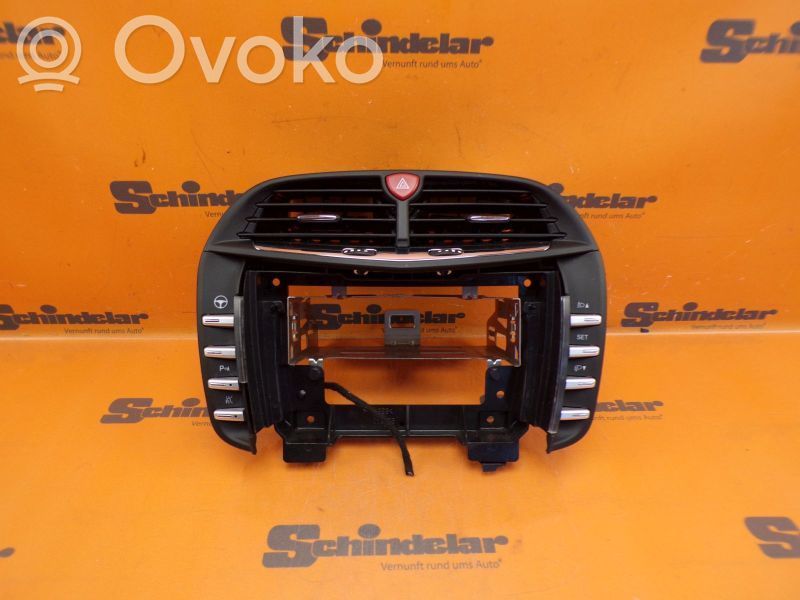 Lancia Delta Moldura protectora de la rejilla de ventilación del panel 