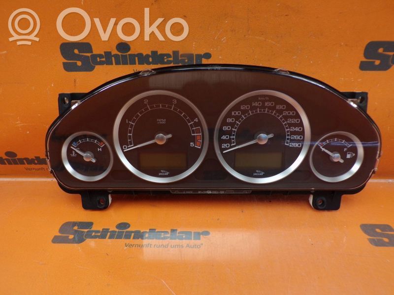 Spidometrs (instrumentu panelī)   4R8F10841A,4R8F10841A
