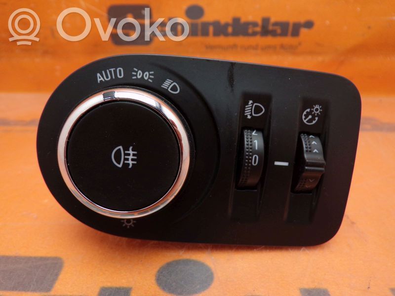 Light switch   39201667,17034790,17034790,39201667