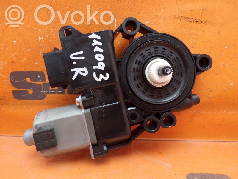 Priekšpusē loga pacēlāja motoriņš   82460J7010,82460J7010