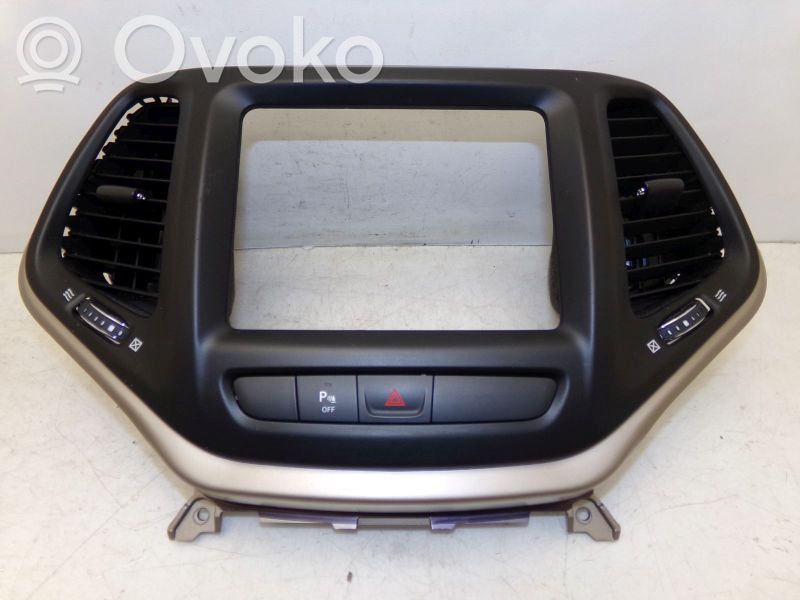 Jeep Cherokee Altra parte interiore 