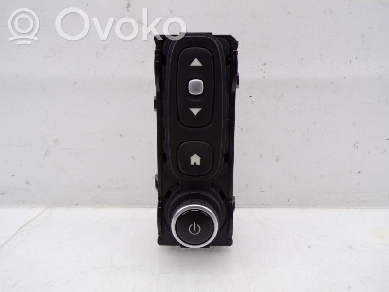 Unidad delantera de radio/CD/DVD/GPS   253B02050,253B02050