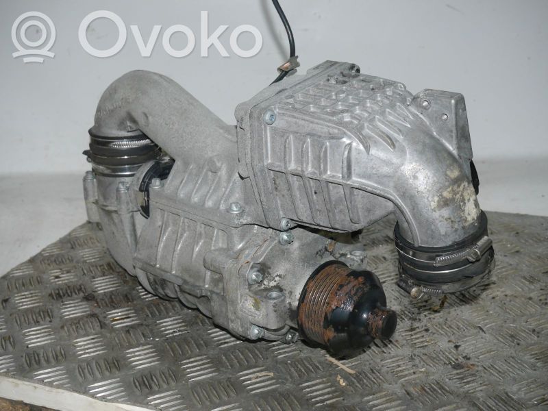 Mercedes-Benz C W203 Altra parte del vano motore 
