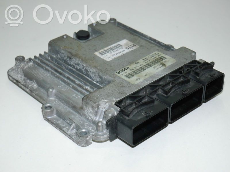 Moottorin ohjainlaite/moduuli   237104377R,237104377R