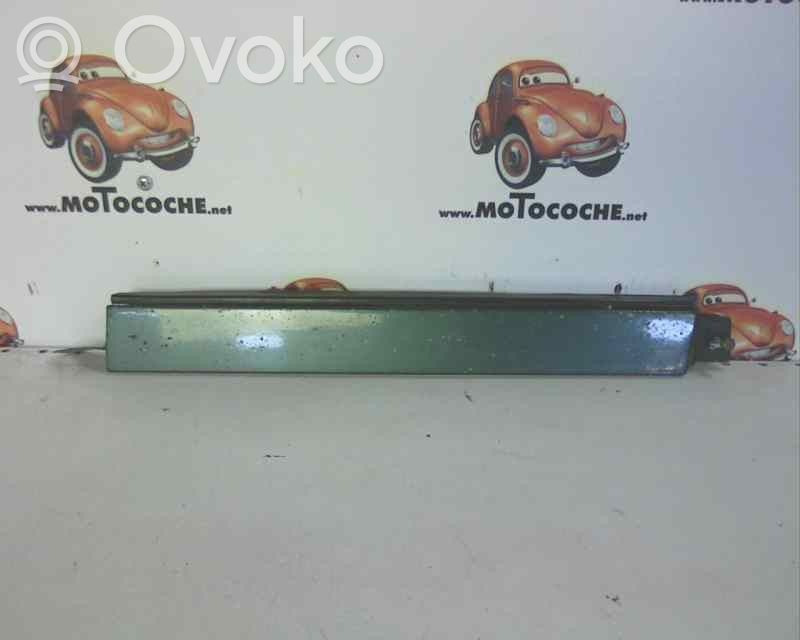 Mercedes-Benz E W124 Rivestimento inferiore 