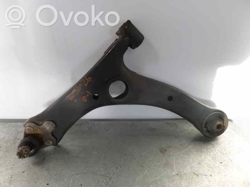 Toyota Corolla Verso E121 Рычаг 