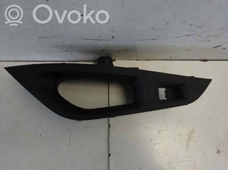 Manecilla interna puerta trasera   5F4867227A
