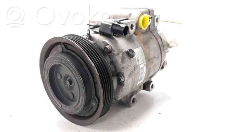 Hyundai i30 Ilmastointilaitteen kompressorin pumppu (A/C) 