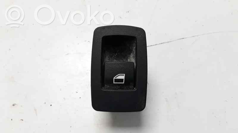 Electric window control switch   9208108