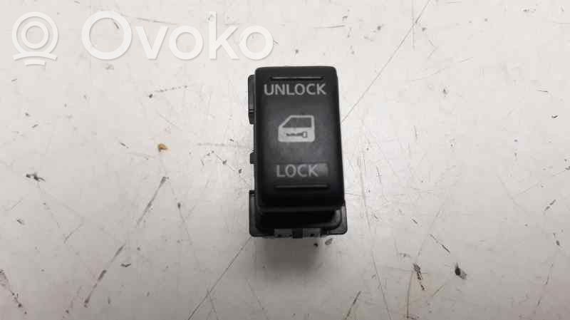 Nissan NV200 Przyciski multifunkcyjne 
