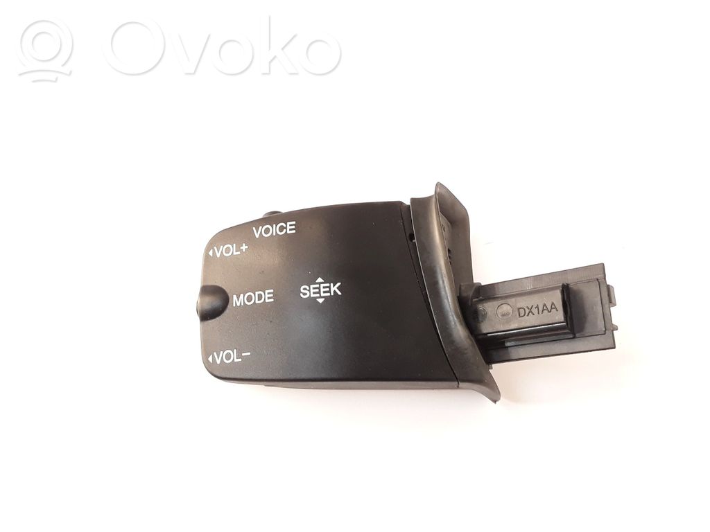 Boutons / interrupteurs volant   3M5T14K147,758709