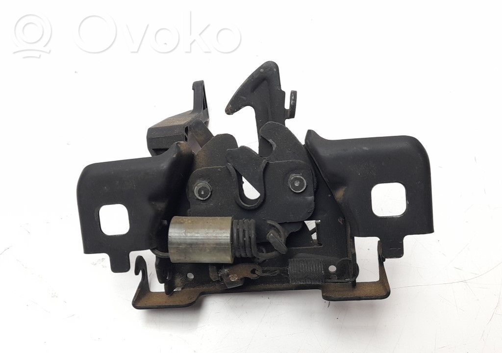 Dacia Sandero II Tie down hook / loop 