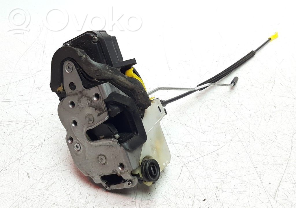 Opel Astra J Zamek drzwi tylnych 